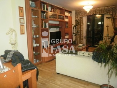 Piso en venta en Zamora, La Feria, con 3 dormitorios, 2 baños y trastero