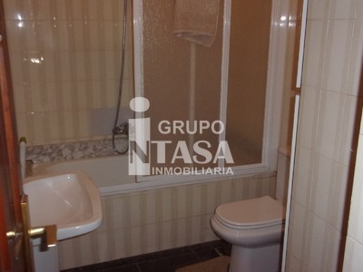 Piso en venta en Zamora, Casco Antiguo, con 3 dormitorios, 2 baños y terraza