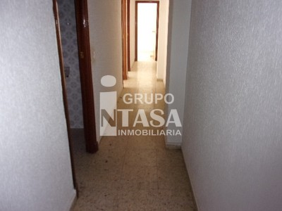 Piso en venta en Zamora, La Feria, con 4 dormitorios, 2 baños y 2 terrazas