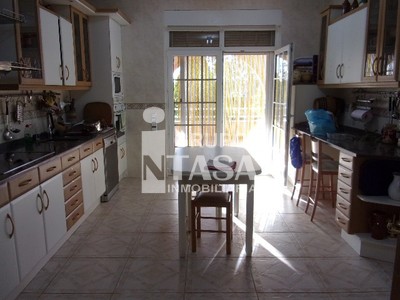 Chalet en venta en Zamora, Carrascal, con 5 dormitorios, 4 baños, 3 plazas de garaje, trastero y terreno