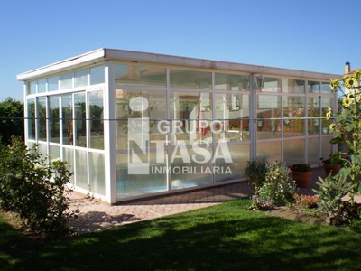 Chalet en venta en Zamora, Valcabado, con 3 dormitorios, 2 baños, aseo, plaza de garaje, trastero y terreno