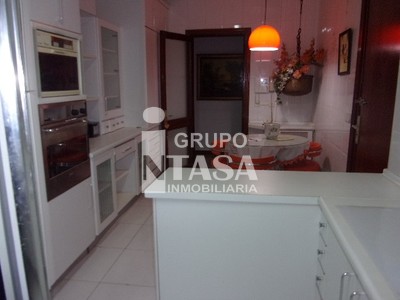 Piso en venta en Zamora, Zona Centro, con 5 dormitorios, 3 baños, plaza de garaje y balcón