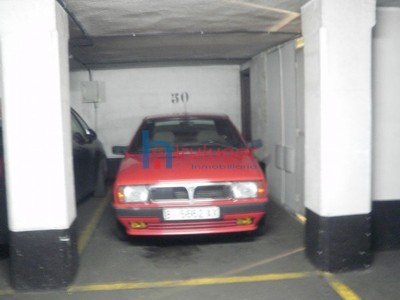 Garaje en venta en Gernika, C/iparragirre, con trastero