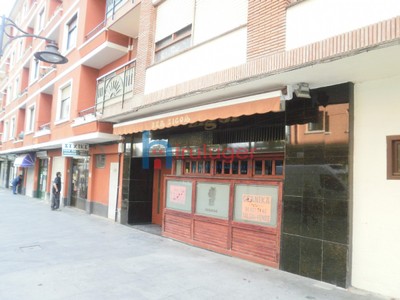 Lonja en venta en Gernika, Centro, con 2 aseos y trastero