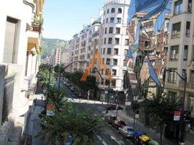 Lonja en alquiler en Bilbao, Indautxu, con 2 aseos