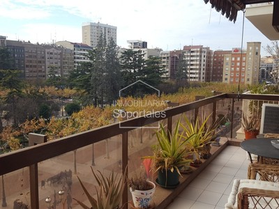 Piso en venta en Logroño, Espolón, con 5 dormitorios, 2 baños y terraza