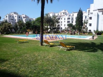 Piso en venta en P.banus, P.banus, con 2 dormitorios, 2 baños, plaza de garaje, trastero y terraza