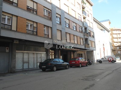 Local en venta en Lekeitio, Paskual Abaroa Etorbidea, con 2 baños y trastero