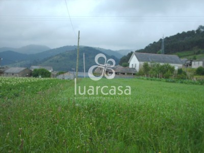 Terreno edificable en venta en Luarca, Alrededores Luarca, con terreno