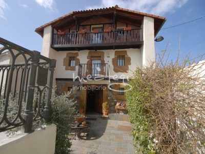 Chalet en venta en Zierbena, Zierbena, con 6 dormitorios, 4 baños, aseo, plaza de garaje, trastero y terraza