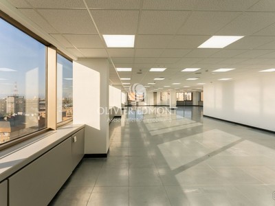 Oficina en alquiler en Madrid, Avda Burgos Chamartín, con 2 baños