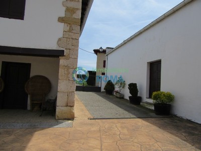 Casa en venta en Franco, Franco, con 15 dormitorios, 3 plazas de garaje, trastero y terreno