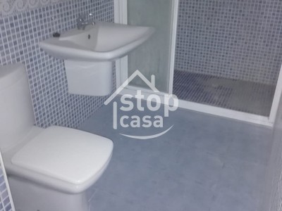 Piso en venta en Fernan Nuñez, Zona Comercial, con 4 dormitorios, 2 baños, plaza de garaje y terraza