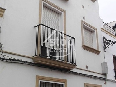 Inmueble bancario en venta en Fernan Nuñez, C/ San Marcos, 111-2º, con 3 dormitorios, baño, aseo y terraza