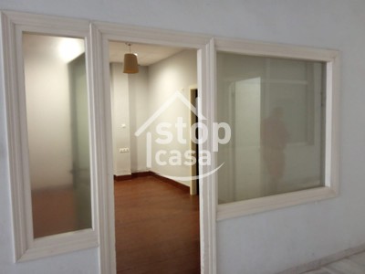 Locales en venta en Fernan Nuñez, En El Centro, con 2 dormitorios y baño