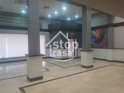 Locales en venta en Fernan Nuñez, Entrada Al Pueblo, con 2 aseos, trastero y terraza