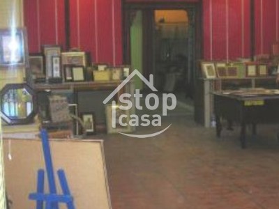 Locales en venta en Fernan Nuñez, Cerca Del Centro, con aseo