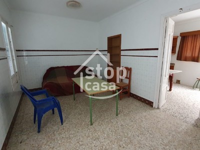 Casa en venta en Fernan Nuñez, Zona Alta, con 5 dormitorios, 2 baños, trastero y 2 terrazas