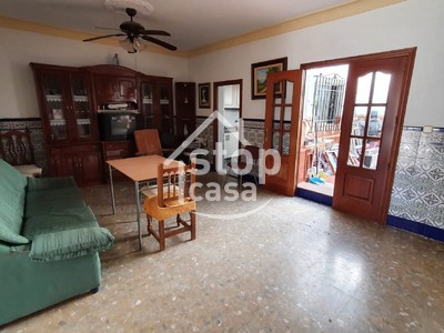 Casa en venta en Fernan Nuñez, Entrada Al Pueblo, con 5 dormitorios, 2 baños, trastero y terraza