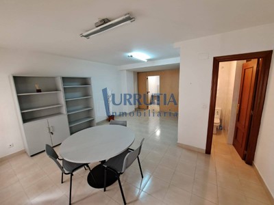 Oficina en alquiler en Mungia, Centro-instituto, con aseo