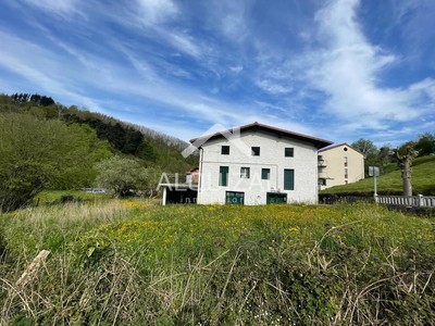 Caserio en venta en Amezketa, Elizkale, con 3 dormitorios, baño, 3 plazas de garaje, trastero, terraza y terreno