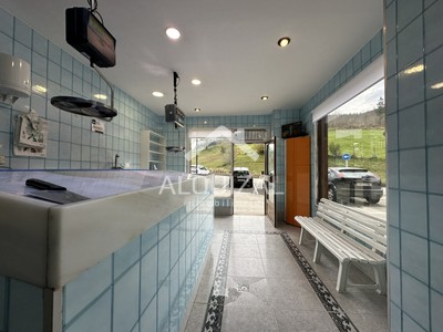 Negocio en traspaso en Legazpi, con baño