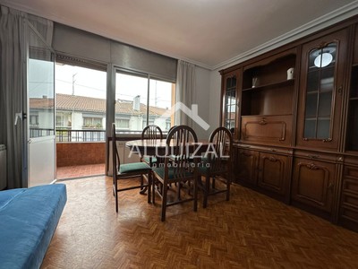 Piso en venta en Beasain, Esteban Lasa, con 2 dormitorios, baño, balcón y terreno