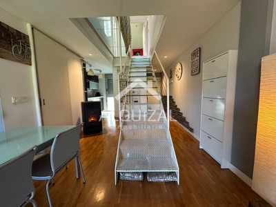 Duplex en venta en Gabiria, con 2 dormitorios, baño, aseo, 2 plazas de garaje y terraza