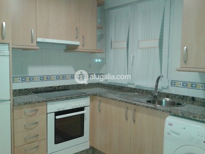 Apartamento en venta en Burela, Playa, con 2 dormitorios, baño, plaza de garaje y trastero