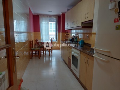 Piso en venta en Burela, Plaza Da Mariña, con 3 dormitorios, 2 baños, plaza de garaje, trastero y 2 balcones
