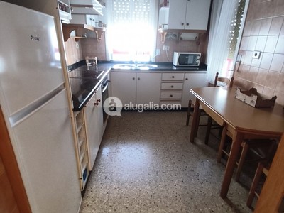 Piso en venta en O Vicedo, con 3 dormitorios, baño y aseo