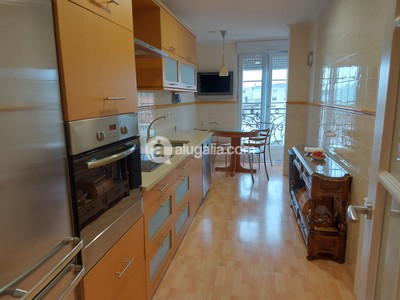Piso en venta en Burela, Plaza Da Mariña, con 4 dormitorios, 2 baños, plaza de garaje y balcón