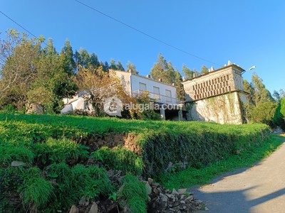 Casa en venta en Mondoñedo, O Formigueiro, con 4 dormitorios, baño, plaza de garaje, trastero y terreno