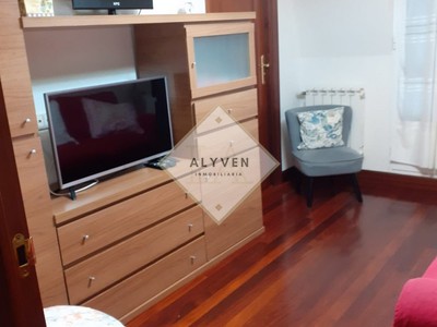 Piso en alquiler en Donosti, Centro, con 4 dormitorios, baño y 3 balcones