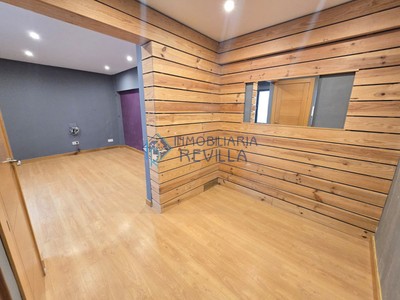 Piso en venta en Santurtzi, La Txitxarra, con 3 dormitorios, baño y balcón