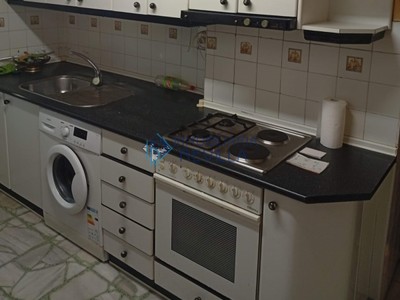 Piso en venta en Portugalete, Metro Peñota, con 3 dormitorios, baño y balcón