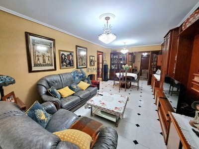 Piso en venta en Santurtzi, Señorío De Bizkaia, con 3 dormitorios, 2 baños, plaza de garaje y terraza