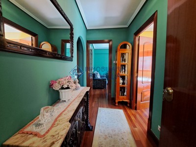 Piso en venta en Portugalete, Centro, Boca Metro Carlos Vii, con 2 dormitorios, baño y balcón
