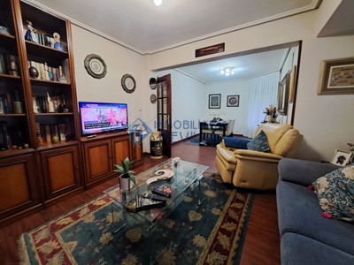 Piso en venta en Portugalete, Pleno Centro, con 3 dormitorios, 2 baños, trastero y 2 balcones