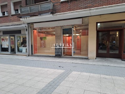 Locales en alquiler en Las Arenas, Centro, con aseo