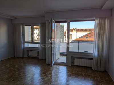 Piso en alquiler en Algorta, Av Basagoiti, con 2 dormitorios, 2 baños, plaza de garaje y terraza