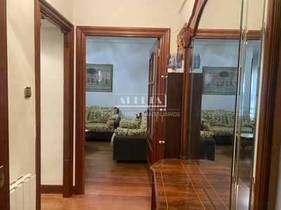 Piso en venta en Algorta, Centro, con 3 dormitorios, baño, aseo y balcón