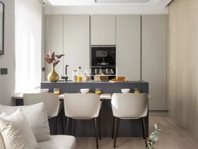 Piso en alquiler temporada en Algorta, Avenida Basagoiti Mª Cristina, con 2 dormitorios, baño y plaza de garaje