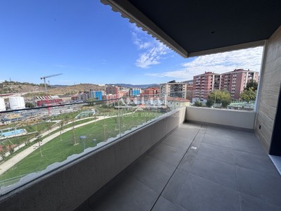 Piso en alquiler en Barakaldo, Cruces, con 2 dormitorios, 2 baños, plaza de garaje, trastero y terraza