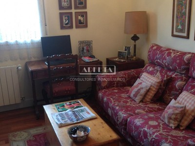 Piso en venta en Algorta, San Martin, con 3 dormitorios, 2 baños, plaza de garaje, trastero y terraza