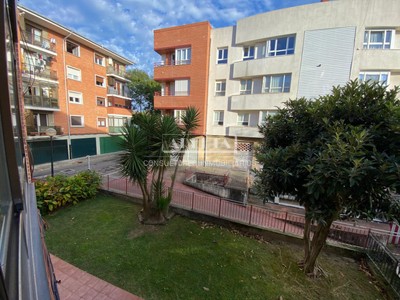 Piso en venta en Sopelana, Larrabasterra, con 3 dormitorios, baño y terraza