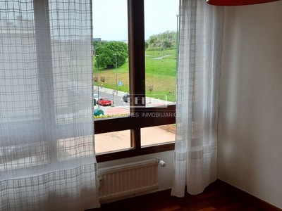 Piso en venta en Algorta, Arene Ikastola, con 2 dormitorios, 2 baños, plaza de garaje y 2 balcones