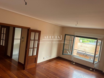 Piso en venta en Algorta, Aiboa, con 2 dormitorios, 2 baños, plaza de garaje, trastero, balcón y terraza