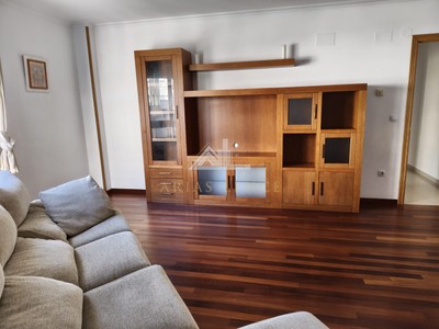 Apartamento en alquiler en Chantada, Centro, con 2 dormitorios, 2 baños y plaza de garaje