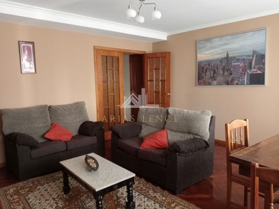 Piso en alquiler en Chantada, Centro, con 3 dormitorios, 2 baños y terraza